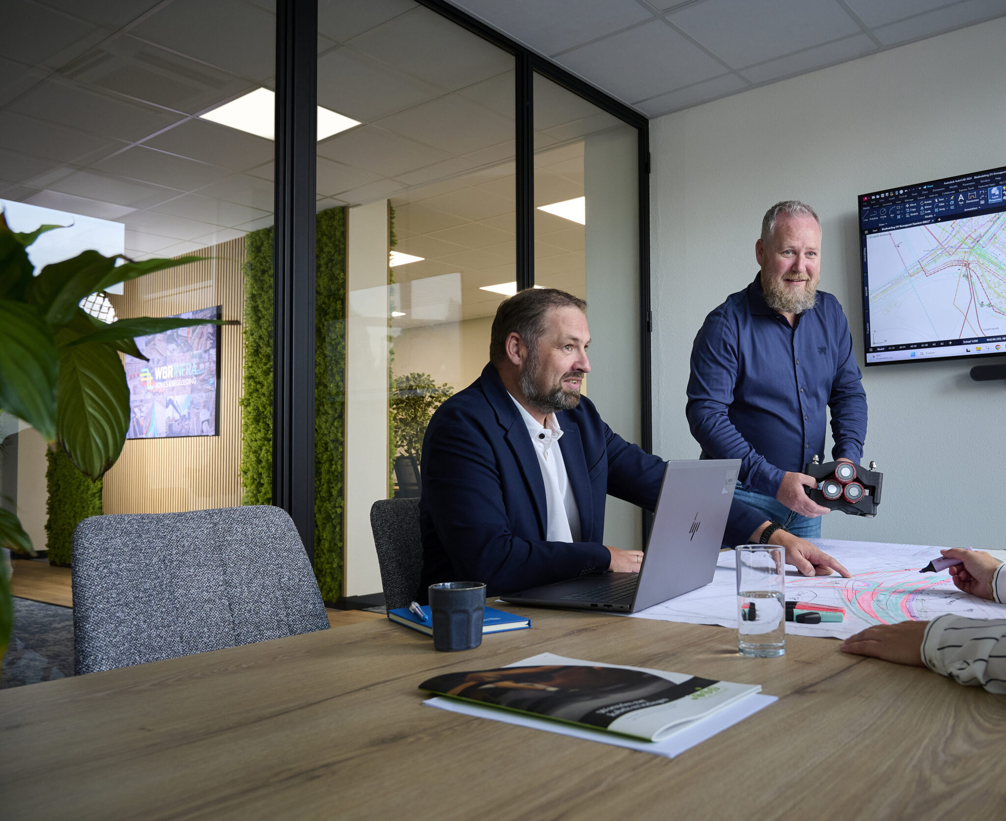 Op kantoor bij WBR Infra